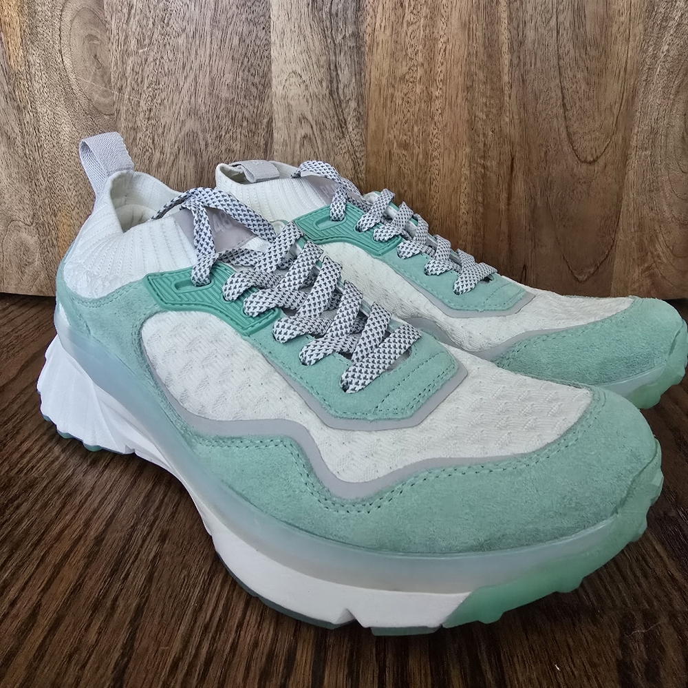 P448 Lightning Platform Sneaker (Womens) 8
